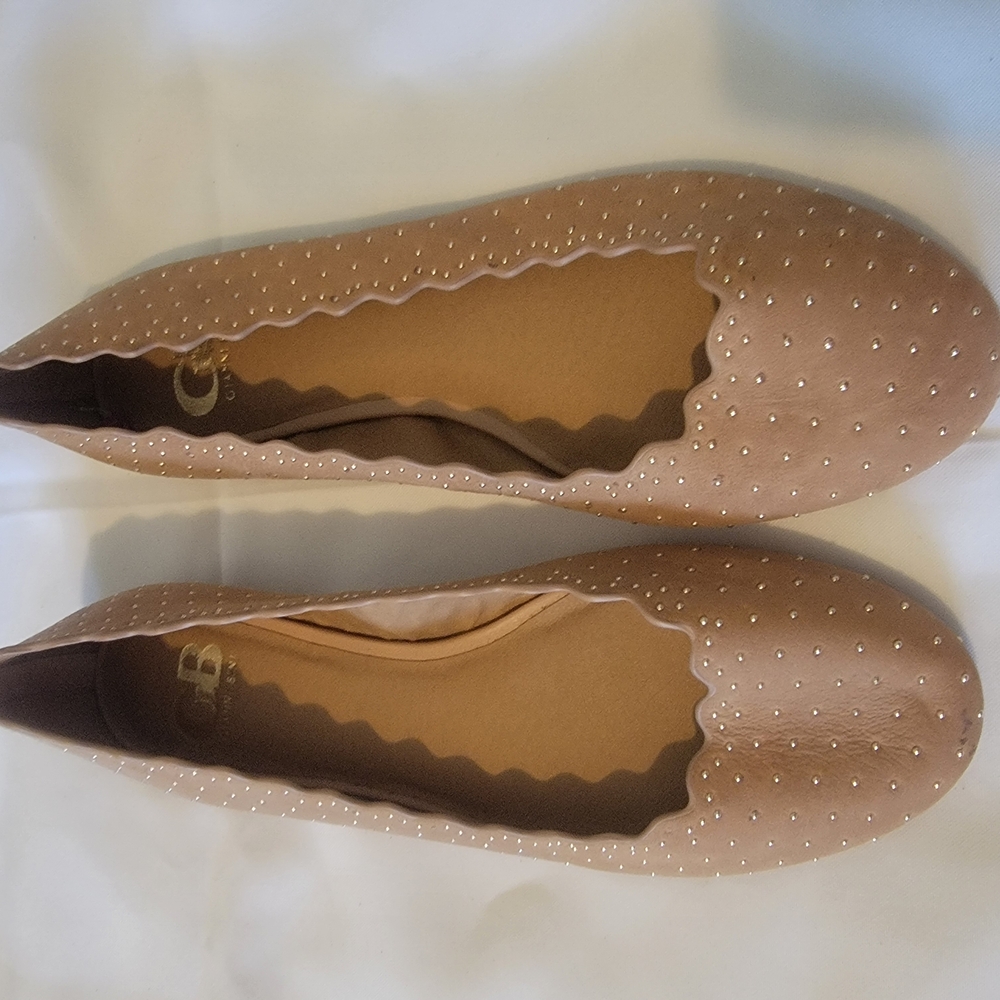 Scalloped Tan Ballet Flats